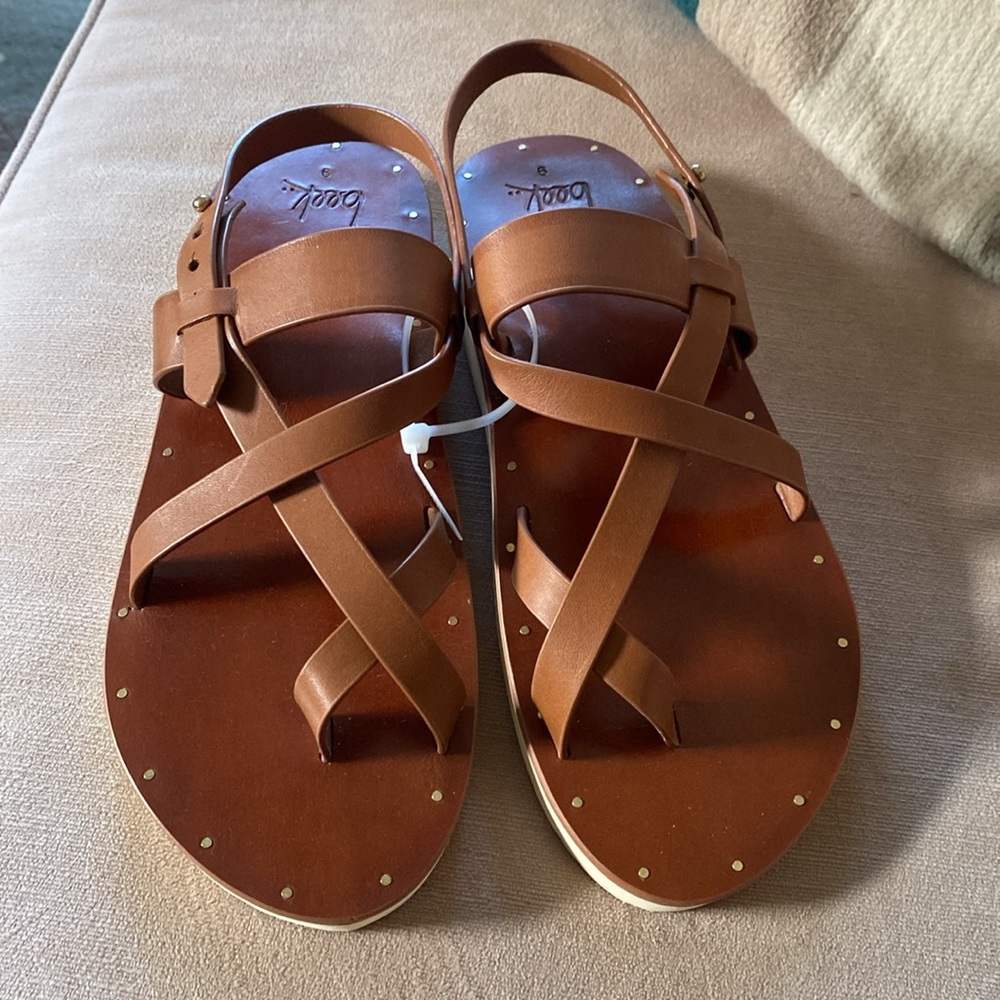 Beek Wigeon sandals in cognac. Size 9 NWT